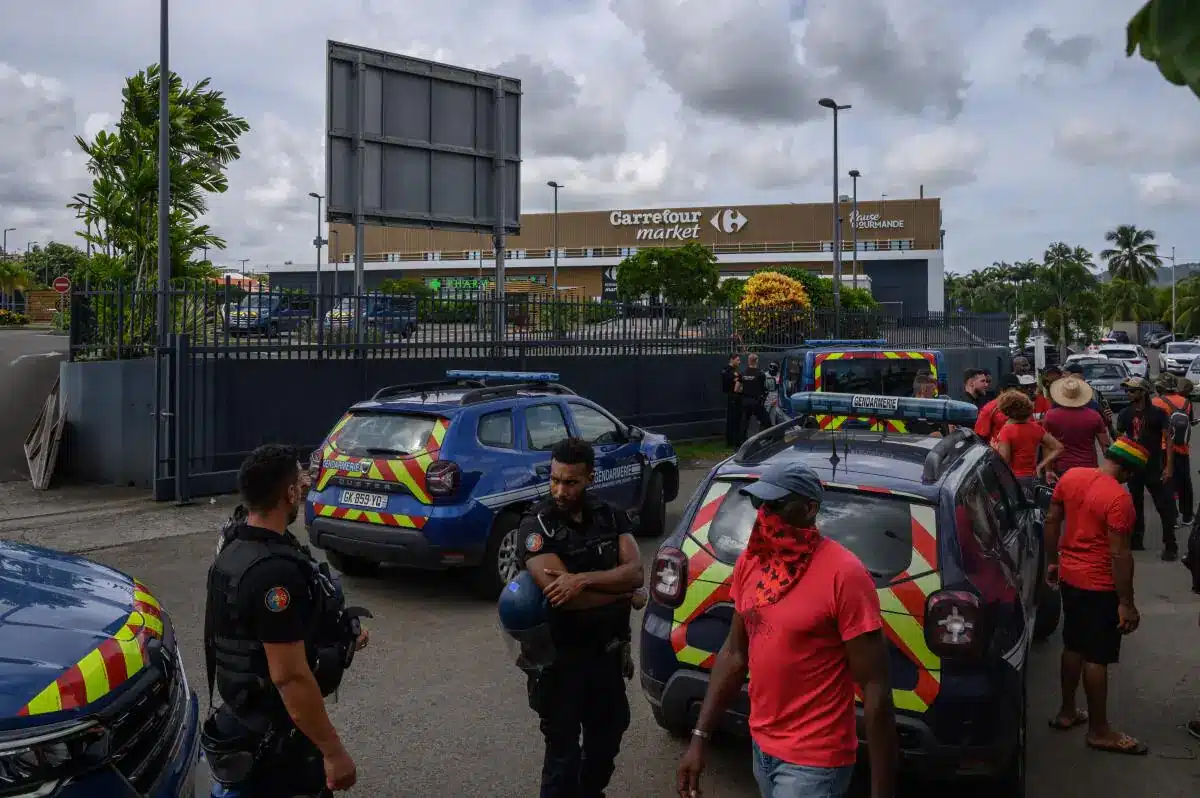France sends forbidden anti-riot police to Martinique