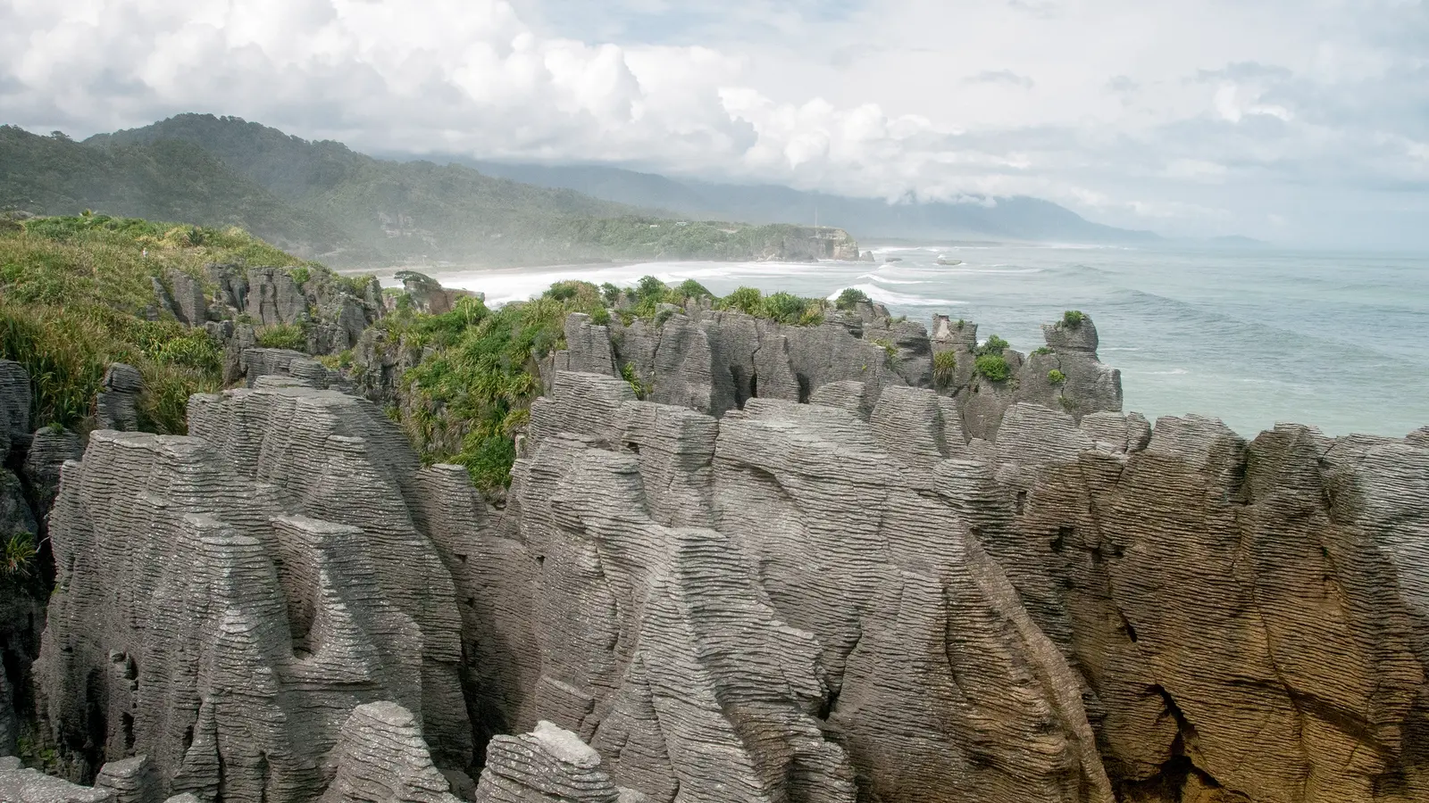 How to Plan a Successful Group Trip to New Zealand for Any Budget or Interest