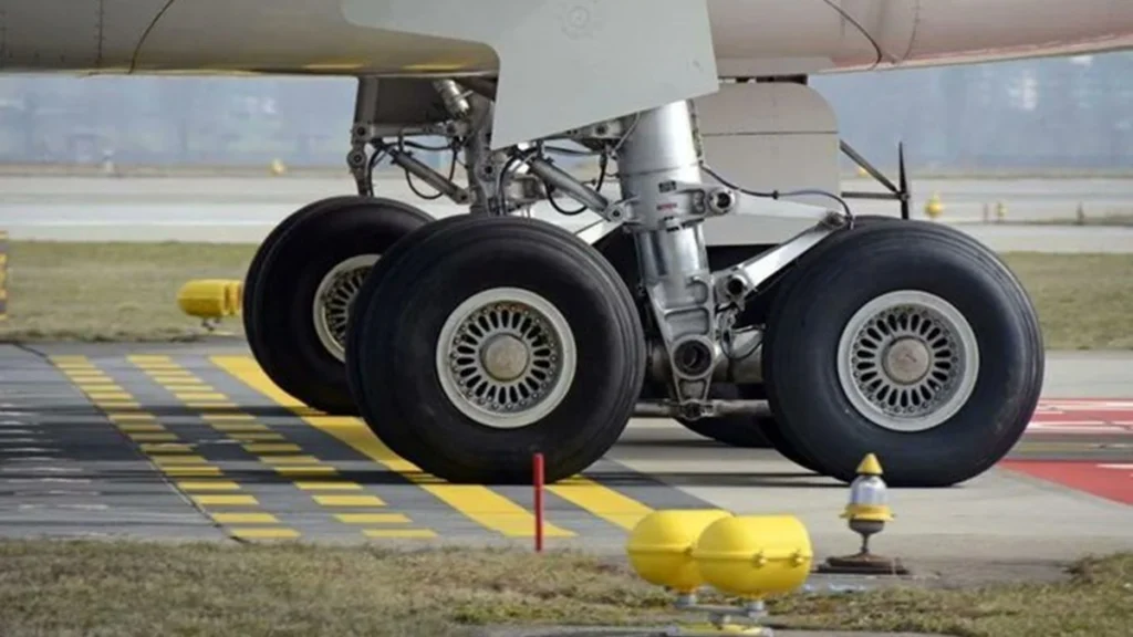 Venezuela gives airlines 48hrs to resume flights or lose traffic rights