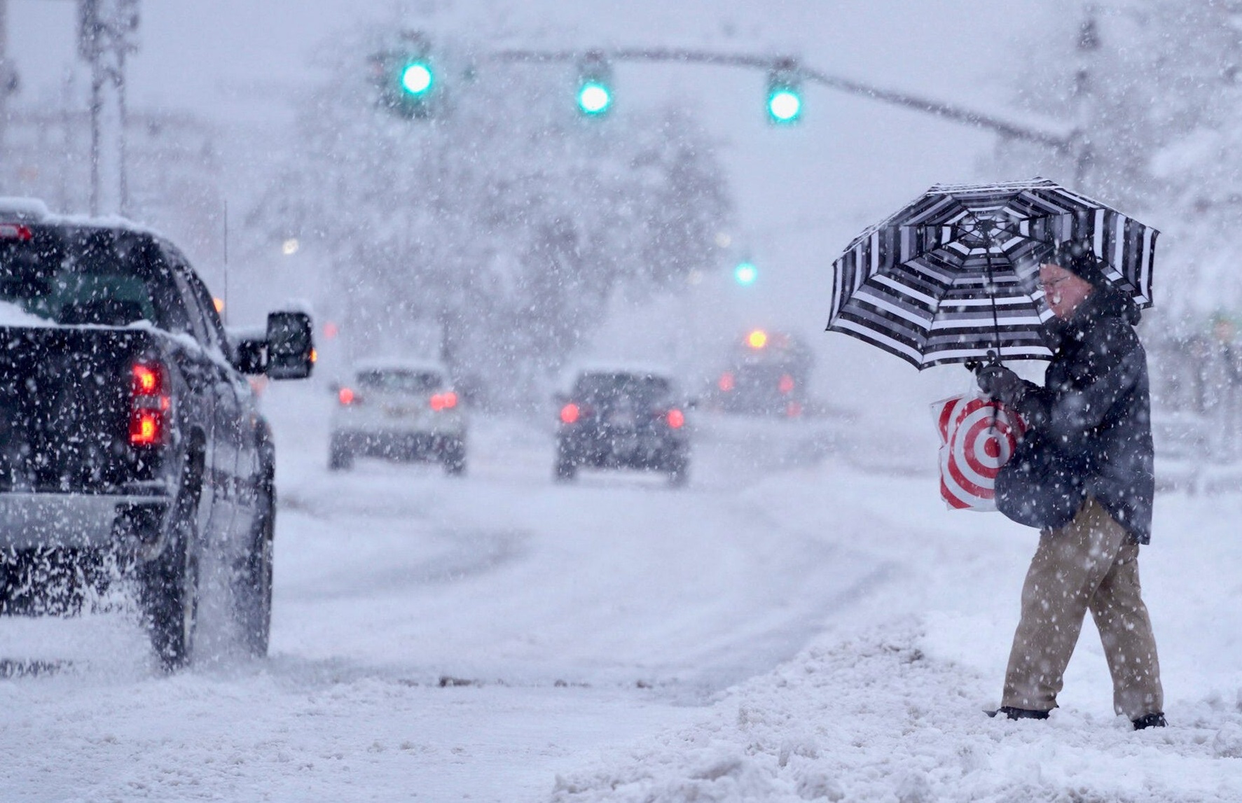 Harsh winter storms hit several U.S states