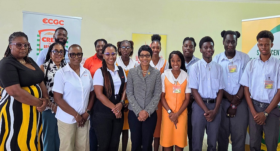 SVGCC students receives bursaries from ECGC