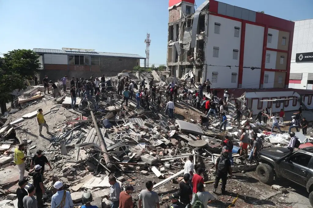 Colombia struck by 7.4 magnitude earthquake, 47 dead
